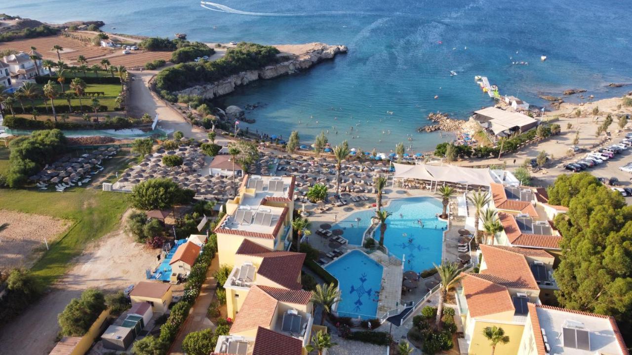 Malama Beach Holiday Village Протарас Екстериор снимка