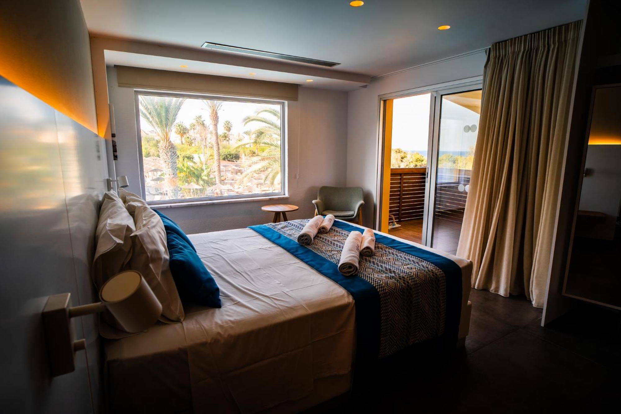 Malama Beach Holiday Village Протарас Екстериор снимка