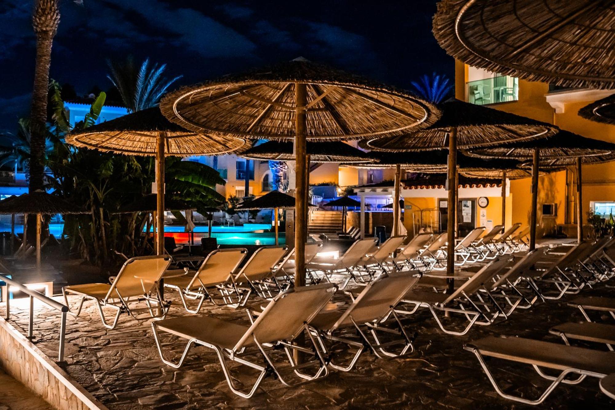 Malama Beach Holiday Village Протарас Екстериор снимка