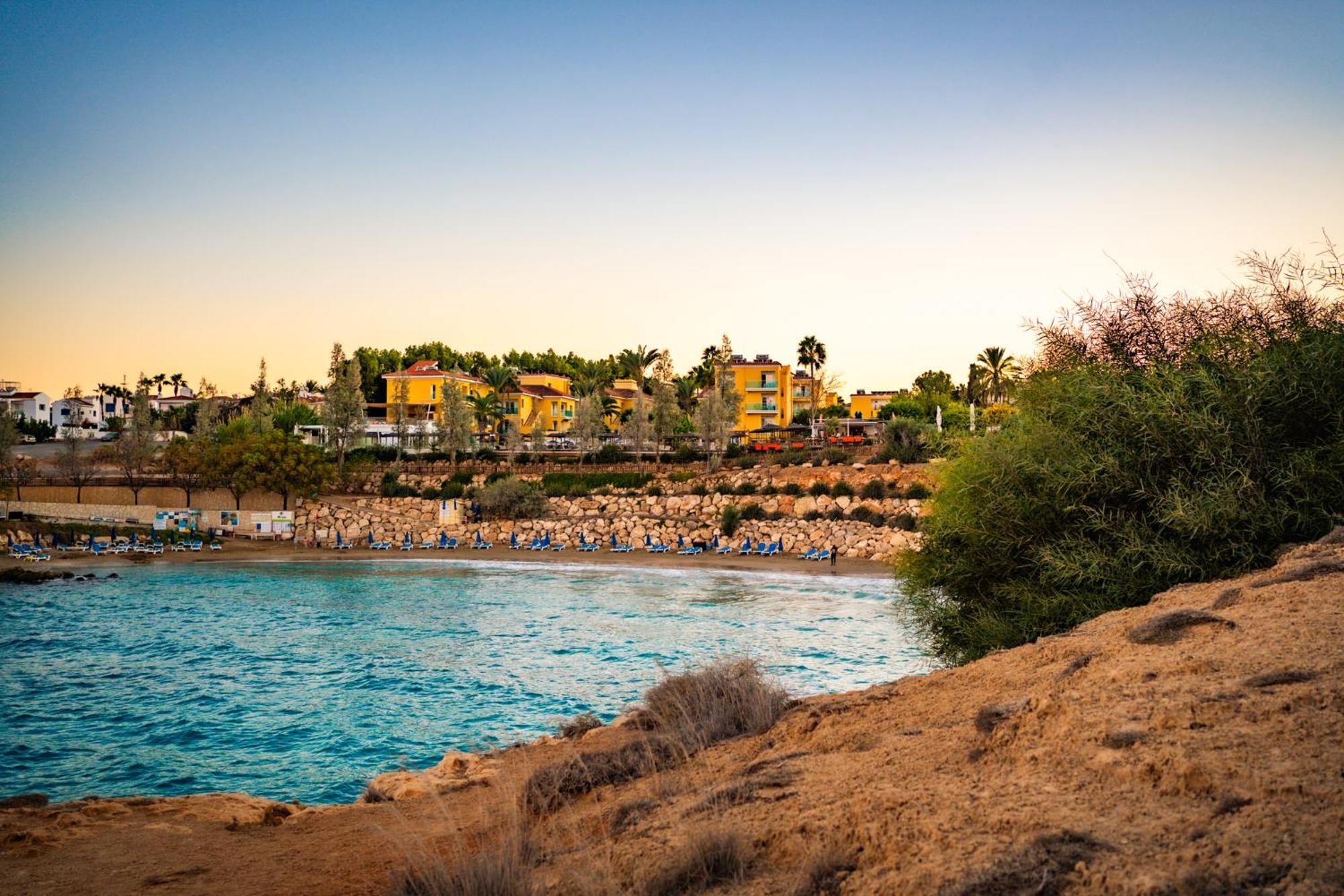 Malama Beach Holiday Village Протарас Екстериор снимка